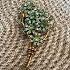 Elegant Vintage Green forget-me-not Floral Brooch